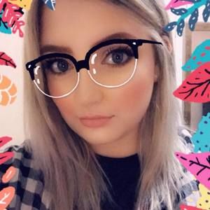 Meet your Posher, Dalila